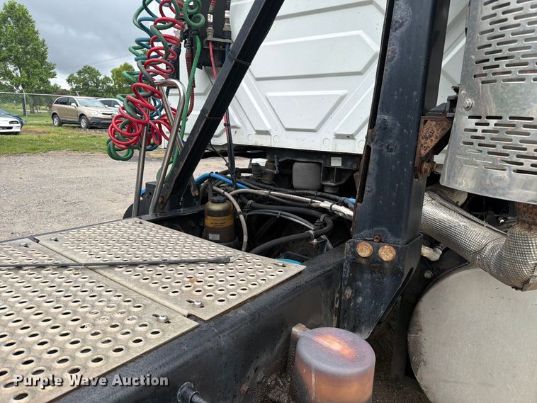 image for item FC3102 2020 International HV613 semi truck