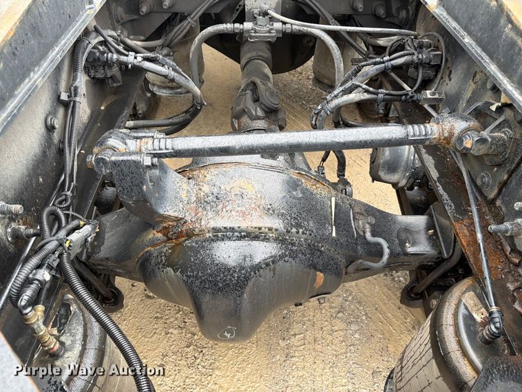 image for item FC3102 2020 International HV613 semi truck