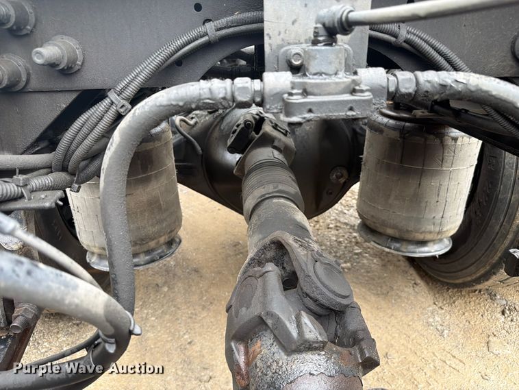 image for item FC3102 2020 International HV613 semi truck