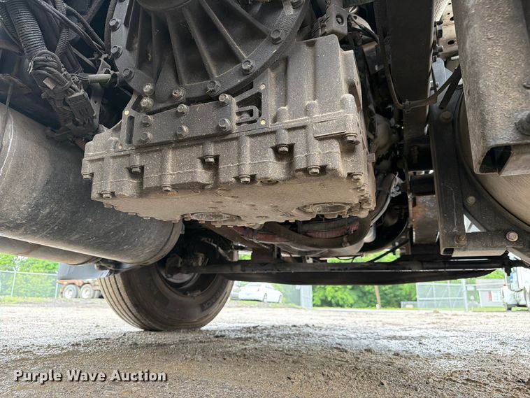 image for item FC3102 2020 International HV613 semi truck