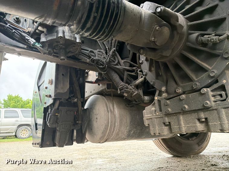 image for item FC3102 2020 International HV613 semi truck