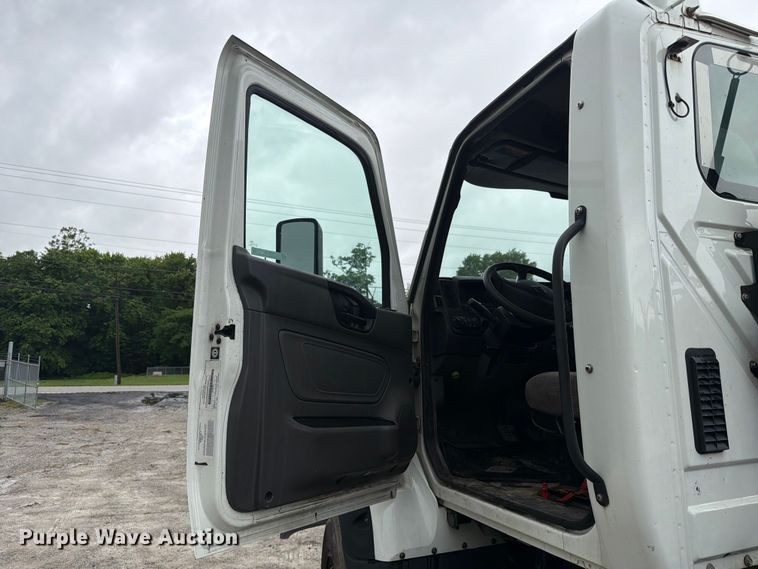 image for item FC3102 2020 International HV613 semi truck