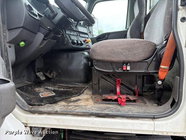 image for item FC3102 2020 International HV613 semi truck
