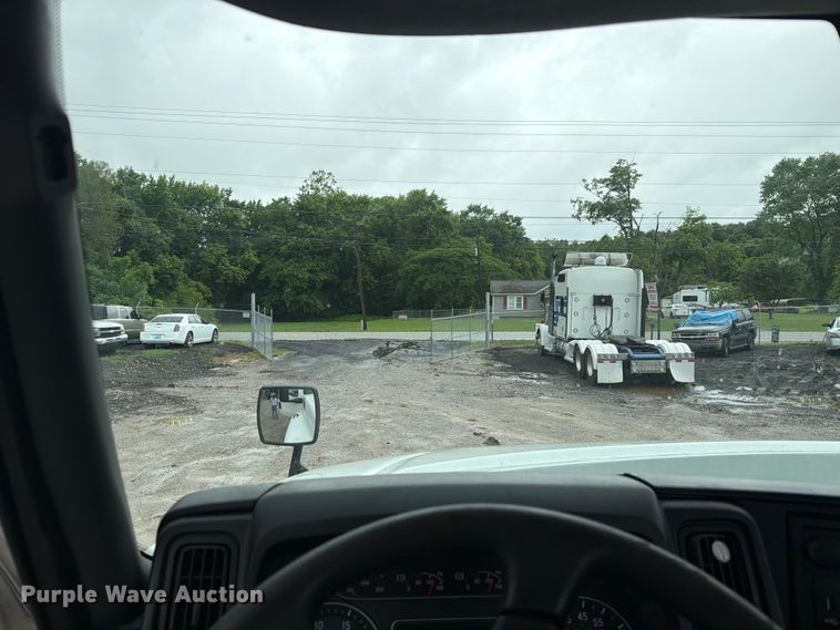 image for item FC3102 2020 International HV613 semi truck