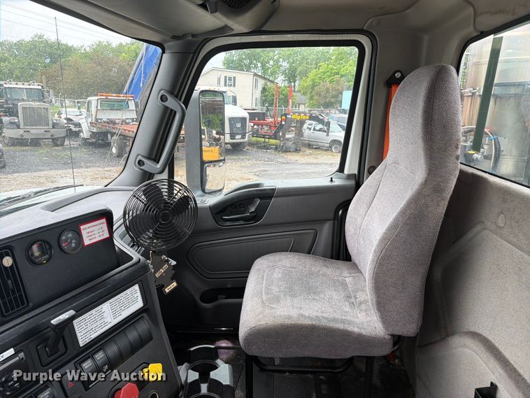 image for item FC3102 2020 International HV613 semi truck