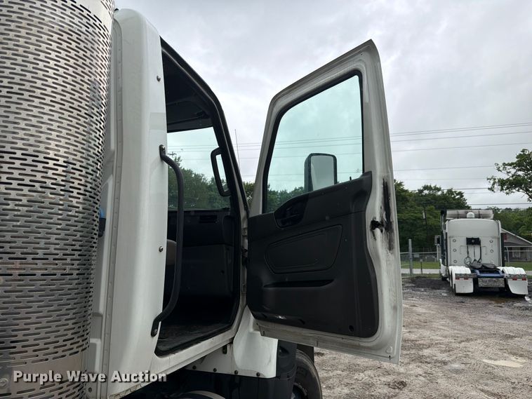 image for item FC3102 2020 International HV613 semi truck