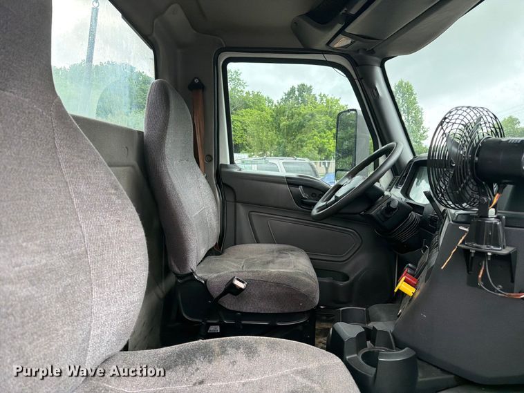 image for item FC3102 2020 International HV613 semi truck