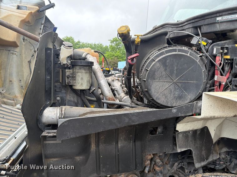 image for item FC3102 2020 International HV613 semi truck