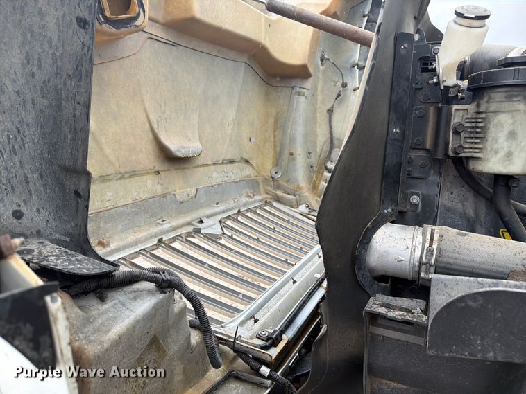 image for item FC3102 2020 International HV613 semi truck