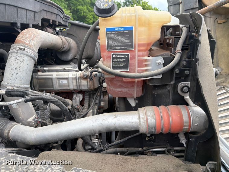 image for item FC3102 2020 International HV613 semi truck