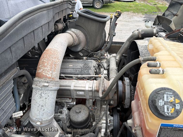 image for item FC3102 2020 International HV613 semi truck