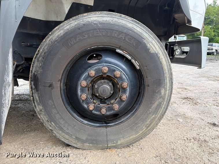 image for item FC3102 2020 International HV613 semi truck