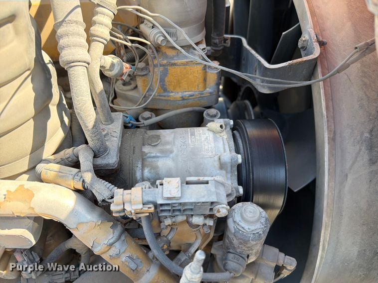 image for item FC3115 2009 Kenworth T800 fuel truck