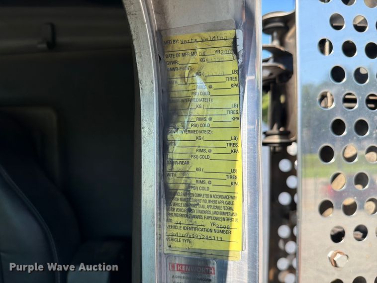 image for item FC3115 2009 Kenworth T800 fuel truck