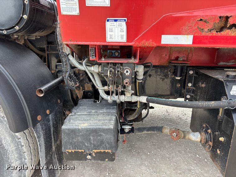 image for item FC4683 2006 Mack MR refuse truck
