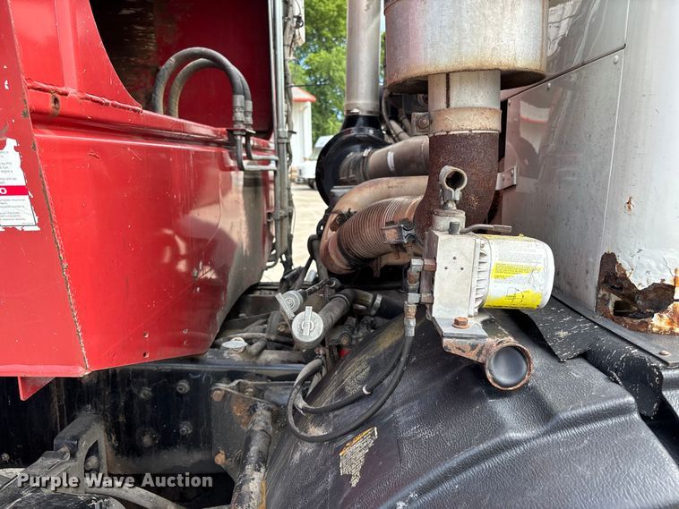 image for item FC4683 2006 Mack MR refuse truck