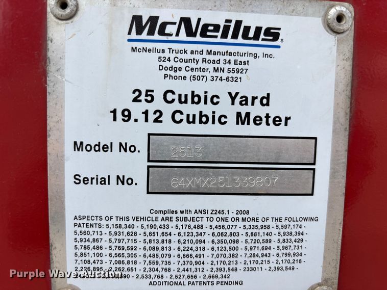 image for item FC4683 2006 Mack MR refuse truck