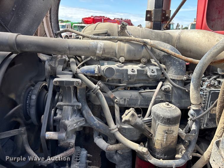image for item FC4683 2006 Mack MR refuse truck