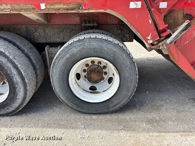 image for item FC4683 2006 Mack MR refuse truck