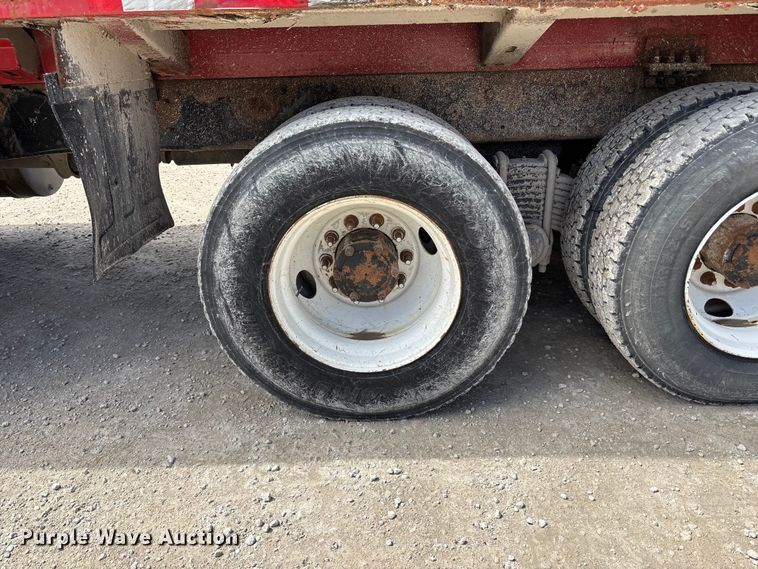 image for item FC4683 2006 Mack MR refuse truck