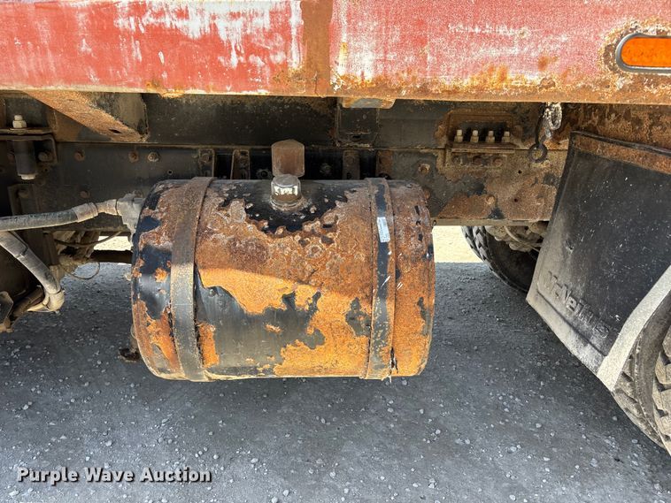 image for item FC4685 2005 Mack MR refuse truck