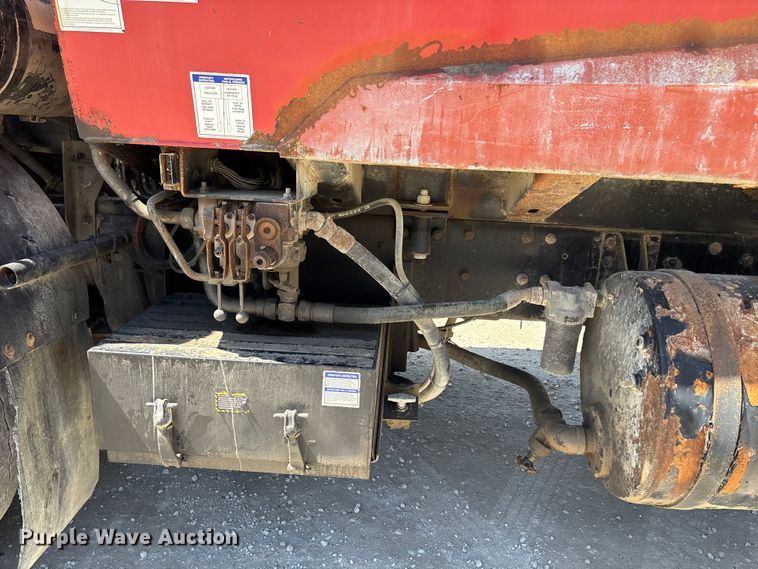 image for item FC4685 2005 Mack MR refuse truck