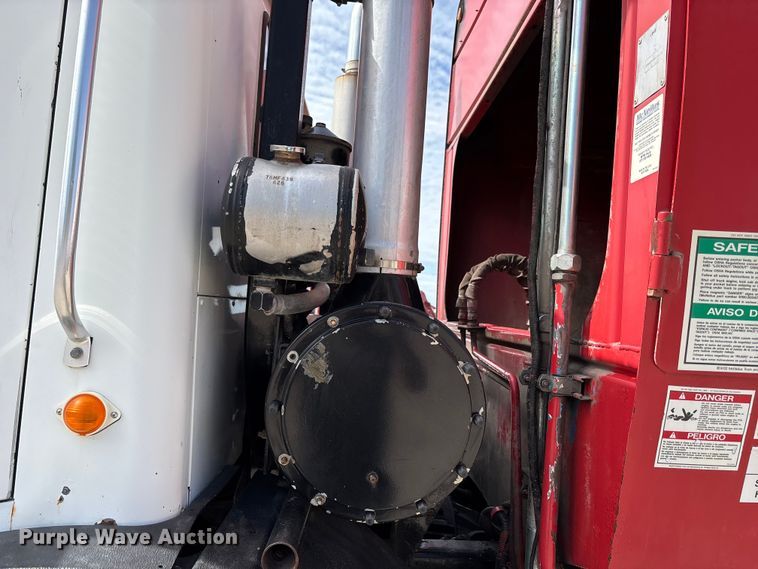 image for item FC4686 2007 Mack MR refuse truck