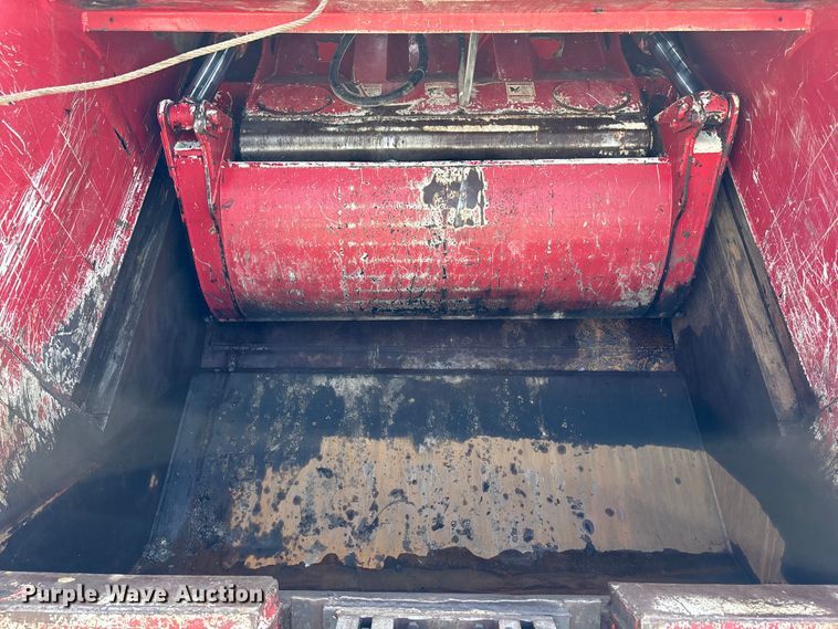 image for item FC4686 2007 Mack MR refuse truck