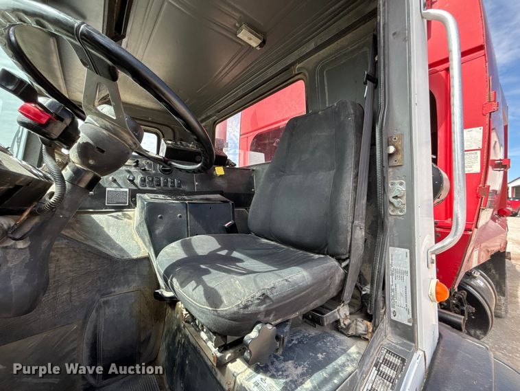 image for item FC4686 2007 Mack MR refuse truck