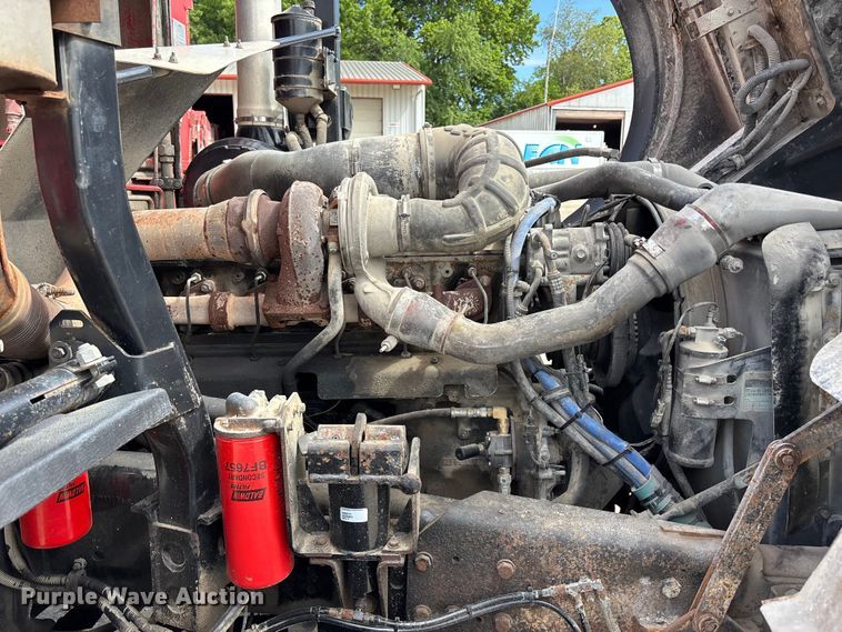 image for item FC4686 2007 Mack MR refuse truck
