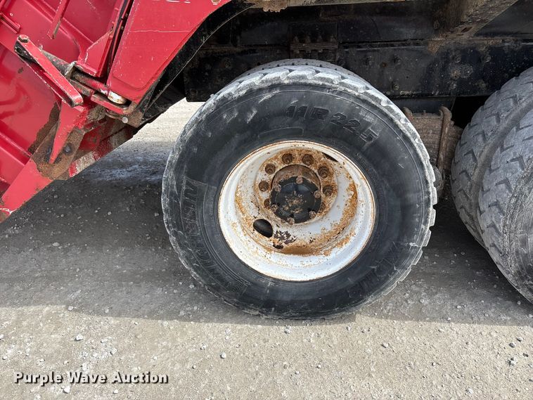 image for item FC4686 2007 Mack MR refuse truck