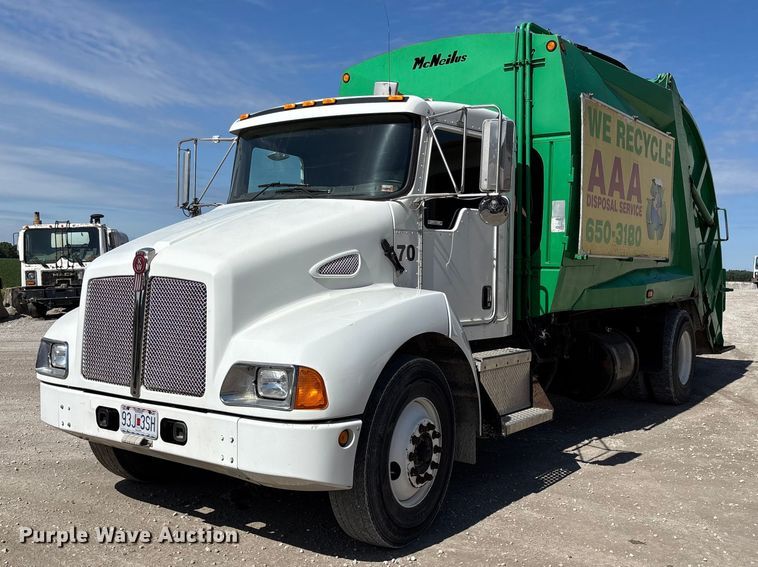image for item FC4687 2006 Kenworth T300 refuse truck