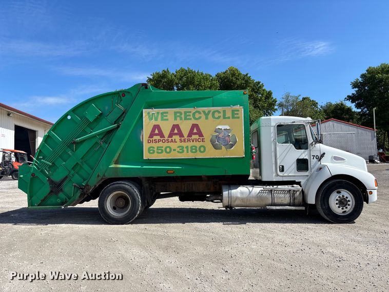 image for item FC4687 2006 Kenworth T300 refuse truck