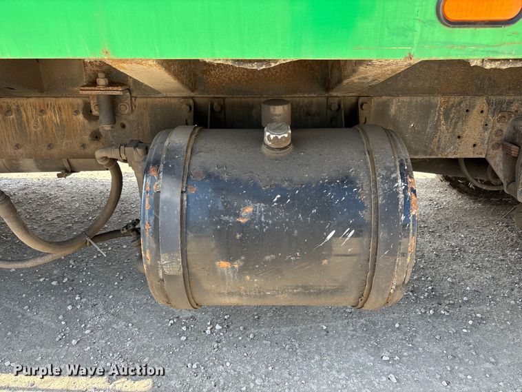 image for item FC4687 2006 Kenworth T300 refuse truck