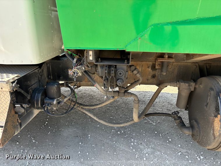image for item FC4687 2006 Kenworth T300 refuse truck