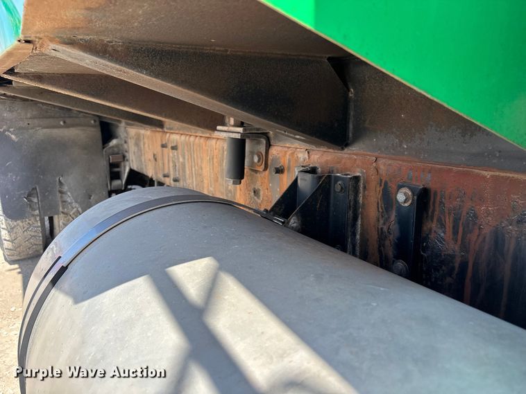 image for item FC4687 2006 Kenworth T300 refuse truck