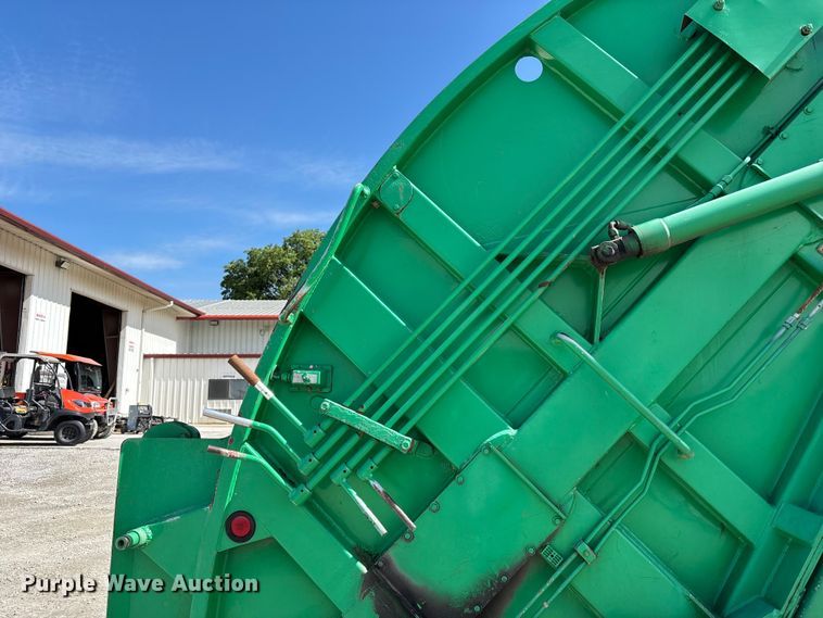 image for item FC4687 2006 Kenworth T300 refuse truck
