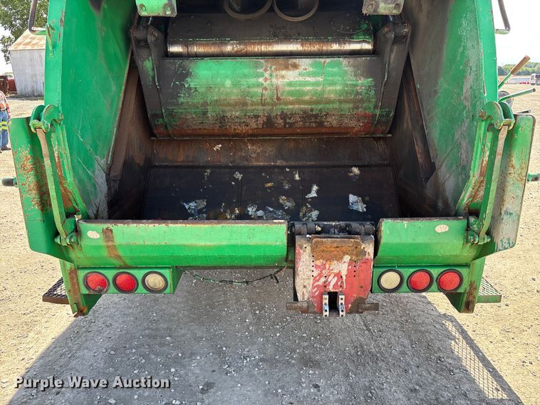 image for item FC4687 2006 Kenworth T300 refuse truck