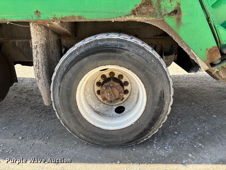 image for item FC4687 2006 Kenworth T300 refuse truck