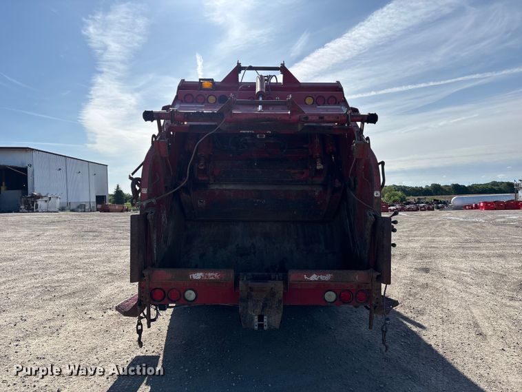 image for item FC4688 2014 Kenworth T370 refuse truck