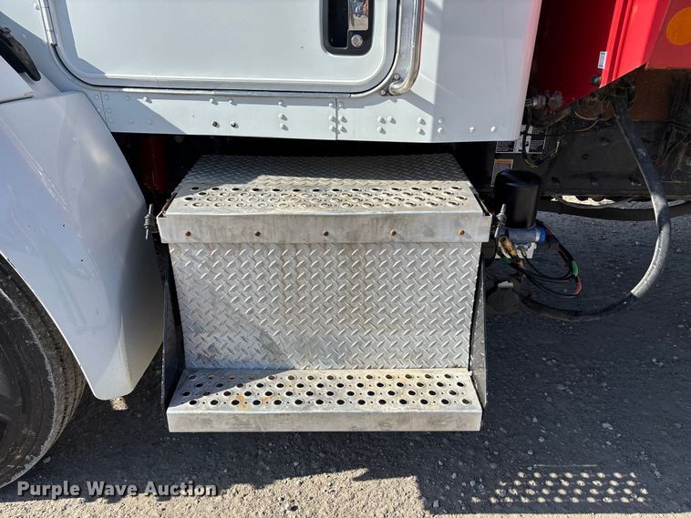 image for item FC4688 2014 Kenworth T370 refuse truck