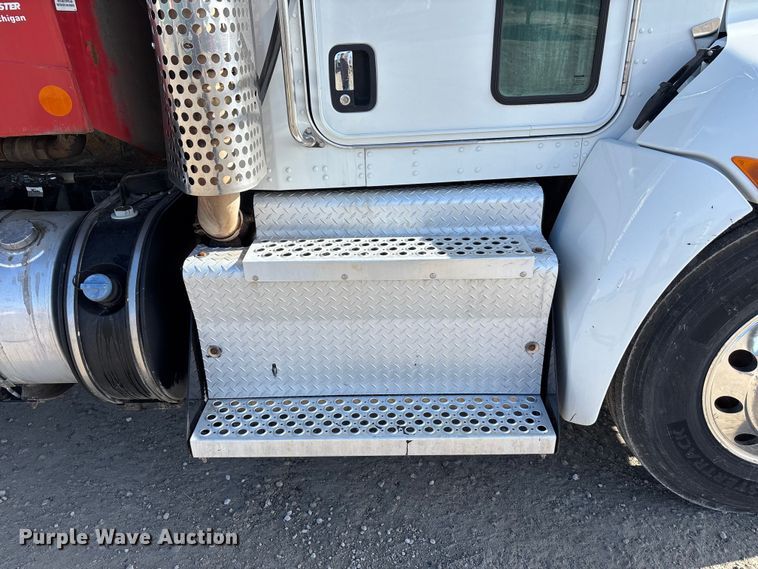 image for item FC4688 2014 Kenworth T370 refuse truck