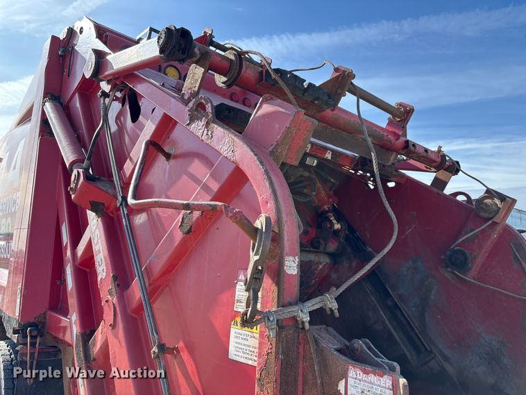 image for item FC4688 2014 Kenworth T370 refuse truck