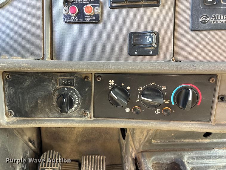 image for item FC4688 2014 Kenworth T370 refuse truck
