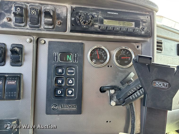 image for item FC4688 2014 Kenworth T370 refuse truck