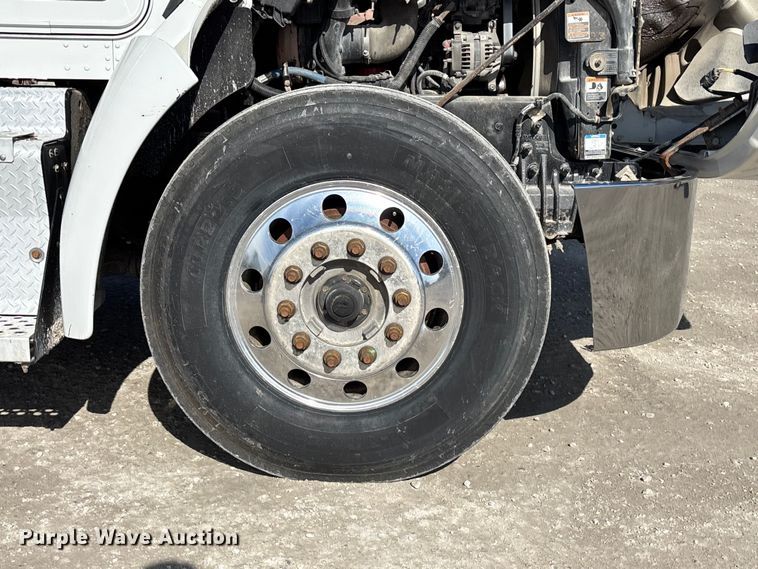 image for item FC4688 2014 Kenworth T370 refuse truck