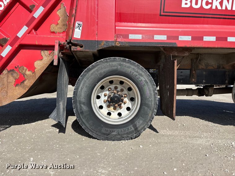 image for item FC4688 2014 Kenworth T370 refuse truck