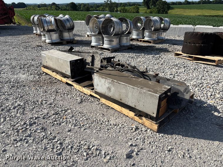 Donovan roll tarp hydraulics