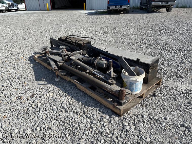 image for item FC4692 Donovan roll tarp hydraulics