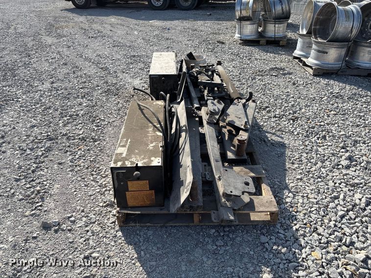 image for item FC4692 Donovan roll tarp hydraulics